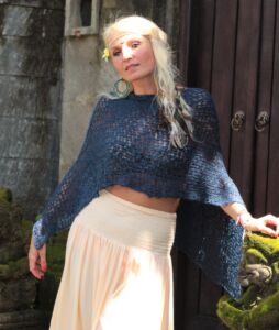 hipppie-festival-poncho-blau