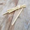 Set of 6 sustainable straws made of 100% bamboo. Recyclable. Dishwasher safe.
