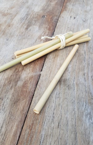 produkt bild Set of 6 sustainable straws made of 100% bamboo. Recyclable. Dishwasher safe.
