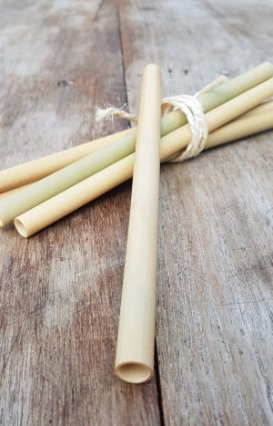 produkt bild Set of 6 sustainable straws made of 100% bamboo. Recyclable. Dishwasher safe.