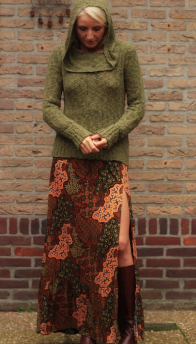Boho Herbst Outfit Hippie Kleid mit Pullover mit Kapuze