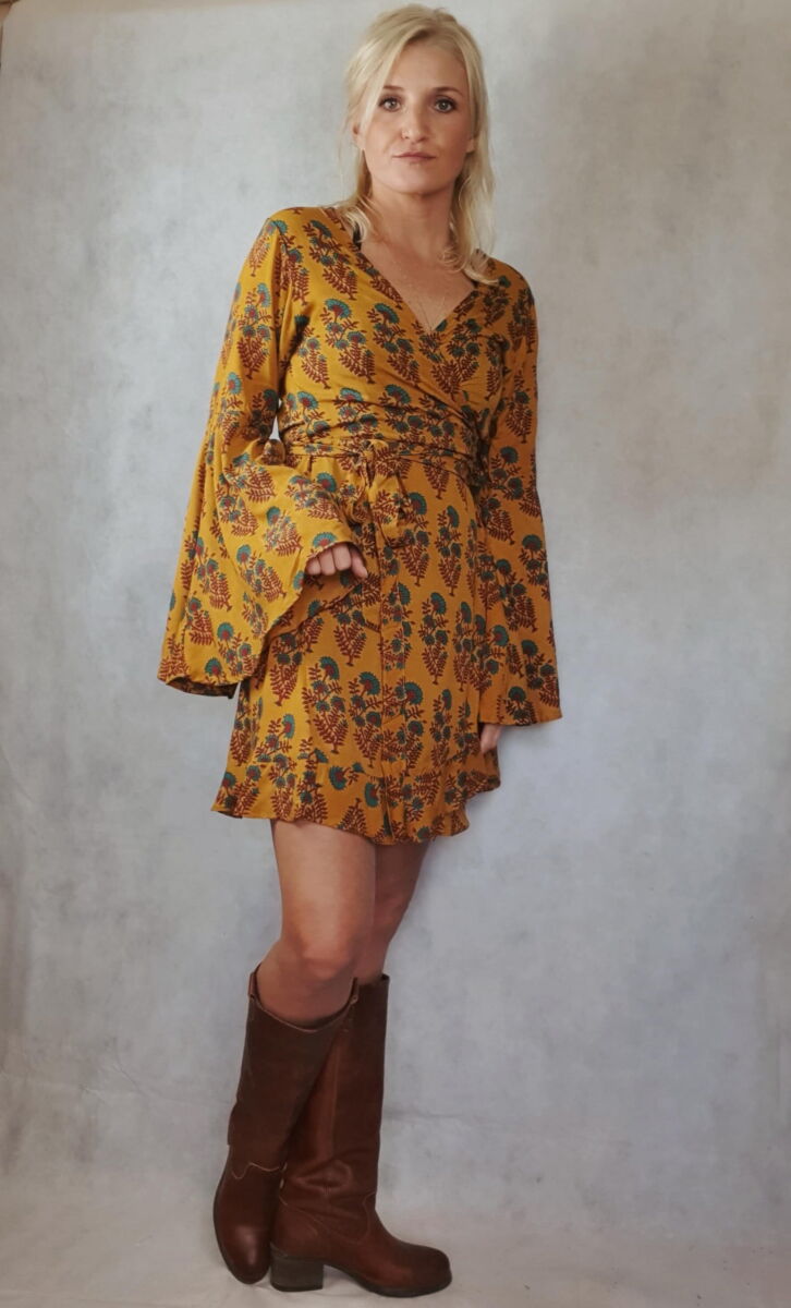 Boho Wickelkleid Kurz Hippie Kleid Trompetenärmel (1)