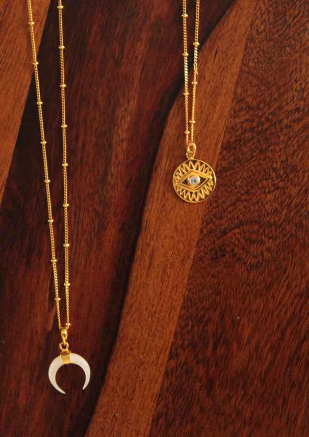 Halskette All-Schützendes Auge aus vergoldetem Silber und Mondstein