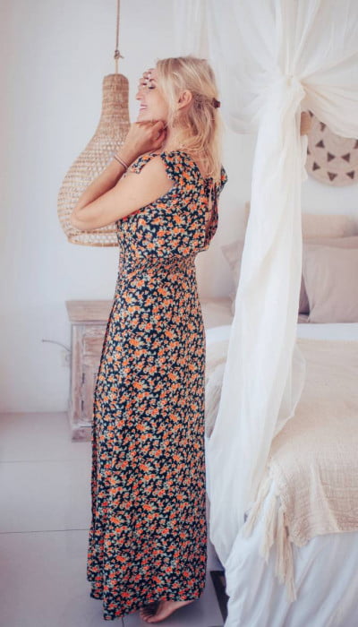 Boho Maxikleid mit Schlitz und tiefem Rückenausschnitt Sommerkleid mit Blumen Ibiza Kleid