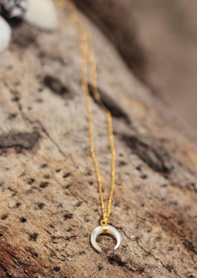 Fine crescent moon necklace made of mother-of-pearl and 925 silver 22 carat gold-plated