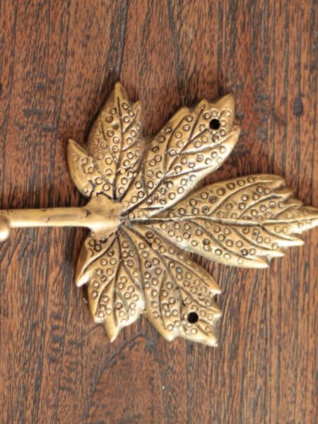 Product image Wall hook maple leaf brass