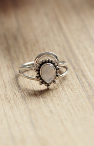 produkt bild Statement ring moonstone Perfect gift for woman on christmas or birthday