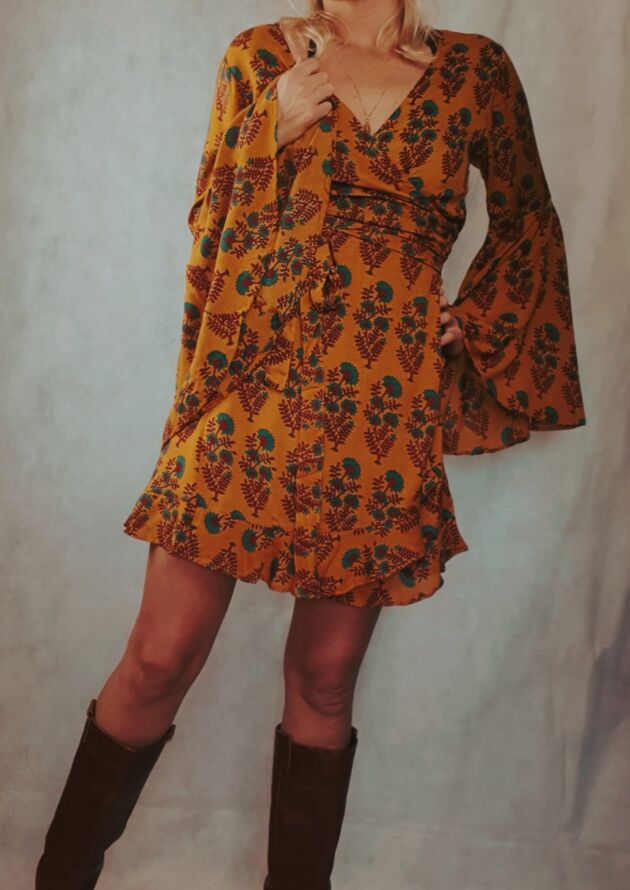 Boho Wickelkleid Kurz Hippie Kleid Trompetenärmel (12)