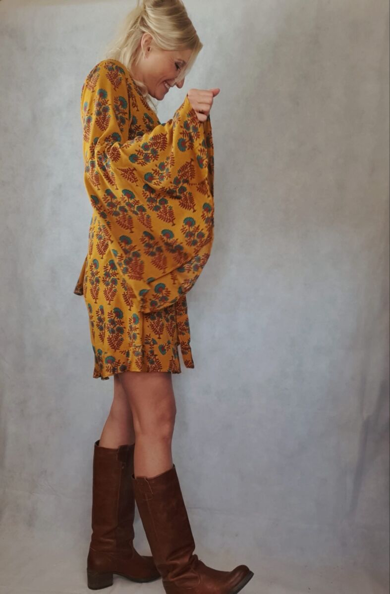 Boho Wickelkleid Kurz Hippie Kleid Trompetenärmel (3)