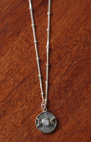 produkt bild Boho Halskette 925 Silber Monde Medaillon Mondstein Witchy Schmuck Layering Münz kette