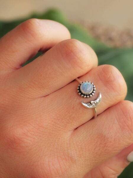 Product image Boho Witchy Mondstein Ring Mond Gesicht Sonne