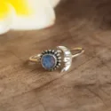 feiner Witchy Ring Opal Halbmond Mond Design Gesicht 925 Silber