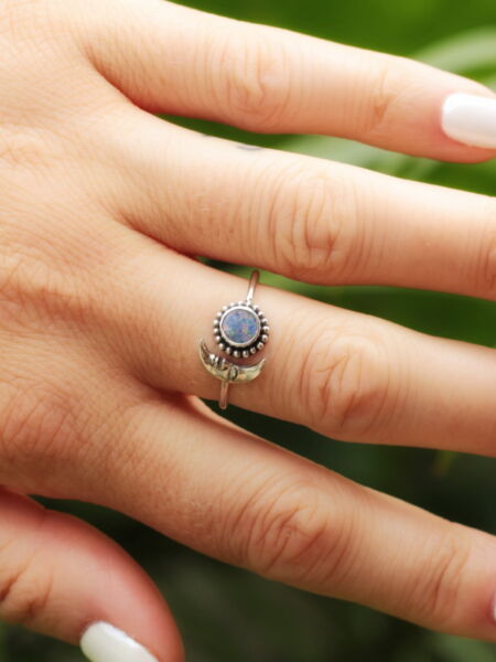 Product image feiner Witchy Ring Opal Halbmond Mond Design Gesicht 925 Silber 