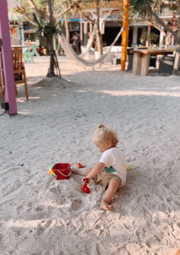 Strand auf den Gilis grösster Sandkasten der welt