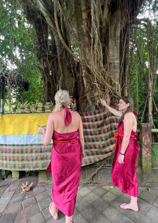 Taman-Beji-Waterfall-Purification-Ceremony3