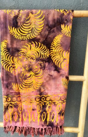 Bali Sarong Batik Tuch in Lila-Orange Tönen mit Palmenblatt-Muster Tuch Stoff Viskose Schal
