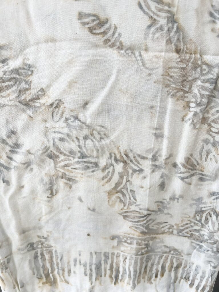 Bali Sarong Batik Tuch in Weiß-Grau-Beige Tönen handmade