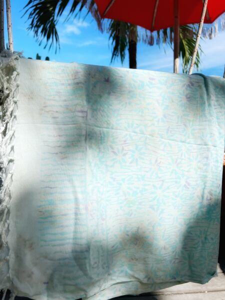 Product image Batik Sarong aus Bali Babyblau