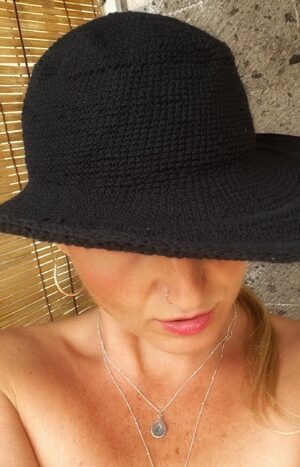 produkt bild Damen Strandhut gehäkelt Handmade schwarz