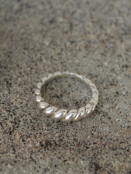 Product image Dünner Minimalistischer Croissant Ring Silber