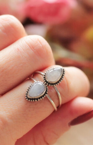 produkt bild Mondstein Ring Tropfen-Förmig Statement Ring Silber Bohemian Style (7)