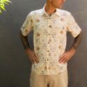 Herren-Sommer-Outfit-Bermuda-Hose-aus-Leinen-mit-blumendruck-am-Hosenbein-und-Blumen-Hawaii-Kurzarm-Hemd